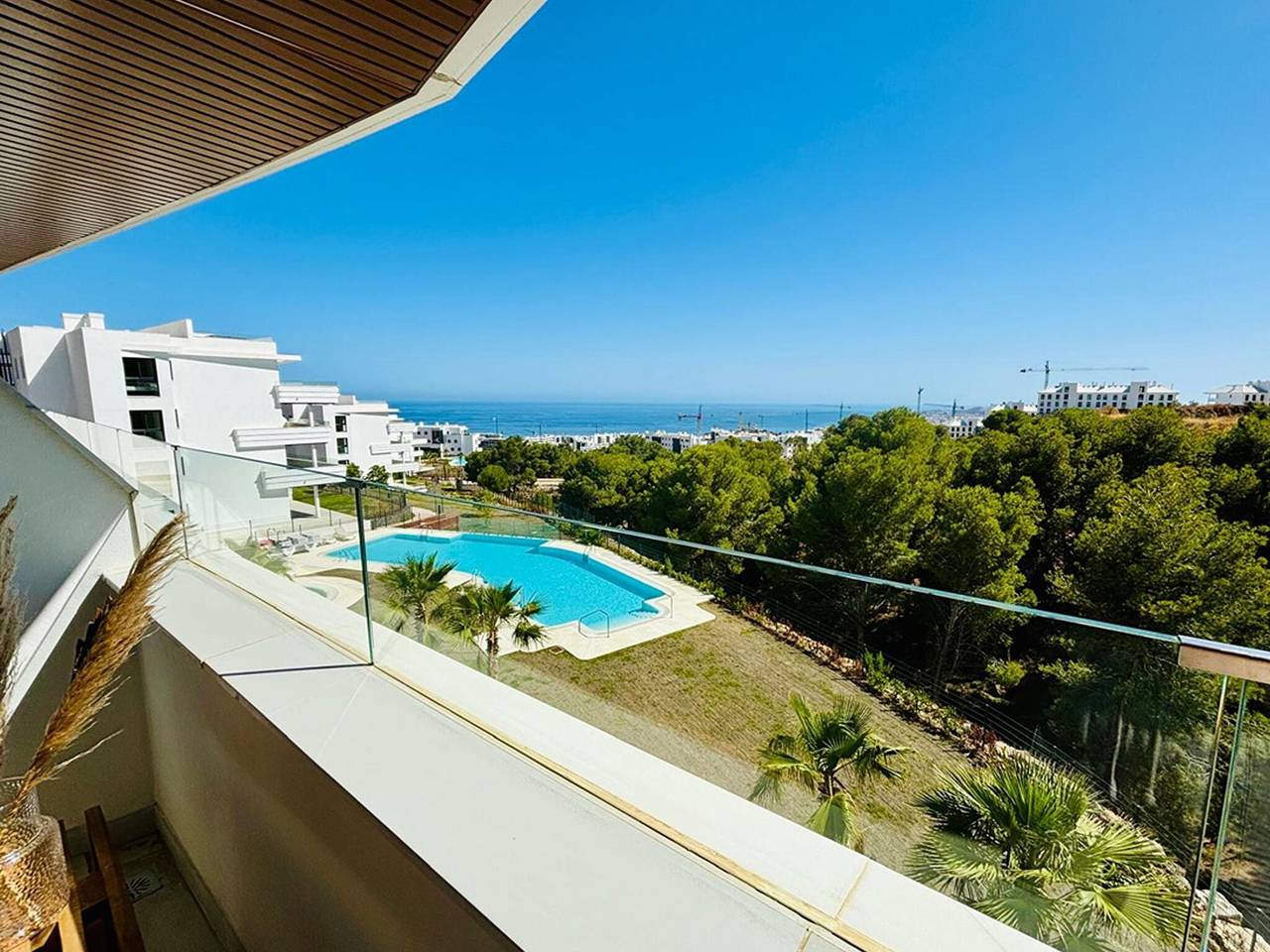 Wohnung in Málaga mit Pool am Meer in La Capellania, Fuengirola