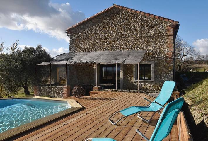 Maison de vacances pour 6 personnes, avec Terrasse ainsi que Jardin et Piscine dans le Tarn