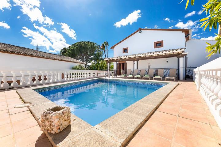 Villa for 11 people, with pool - 1