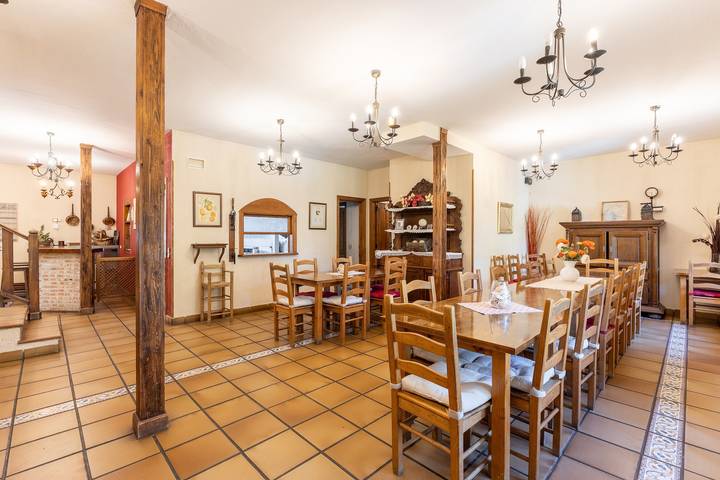 Alojamiento y desayuno para 26 personas, con jardín en Provincia de Madrid - 4