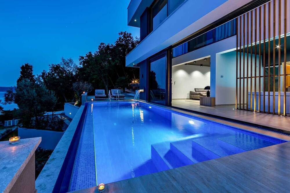 Sky Pool Villa Medveja: beheizter Pool, Spa, Meerblick in Medveja, Lovran