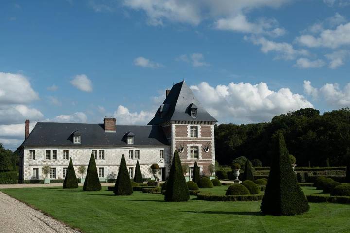 Location de vacances pour 13 personnes, avec bassin pour enfant et piscine ainsi que jardin et vue, animaux acceptés dans Bouquetot