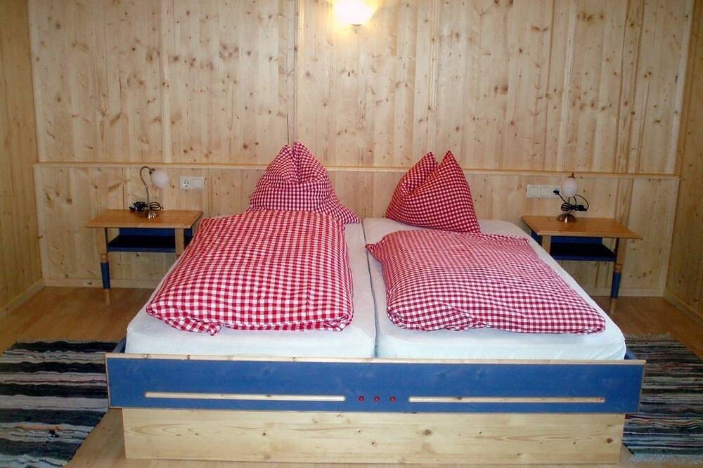 Vacation home for 6 guests with 65m² in Hainzenberg in Hainzenberg, Zillertaler Alpen