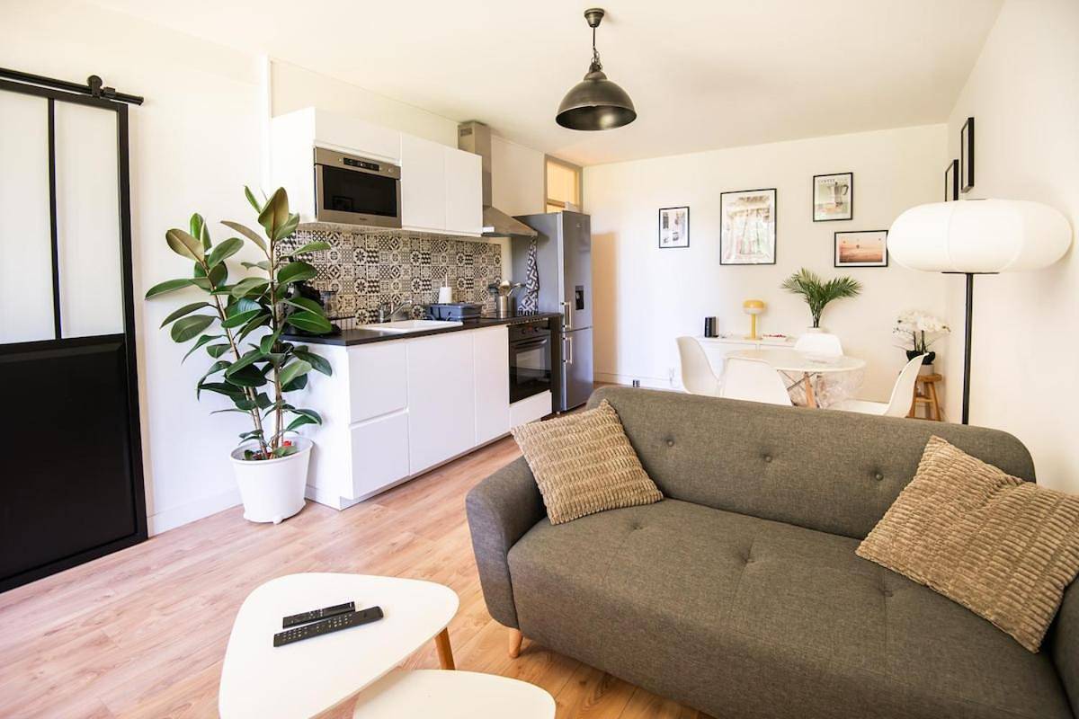 Appartement entier, 36 m2 2-room apartment, parking, fiber internet, near metro, Literie Bultex in Ramonville-Saint-Agne, Canal du Midi