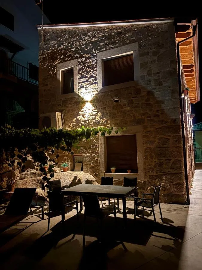Chalet para 4 personas, con jardín además de terraza y vistas - 1