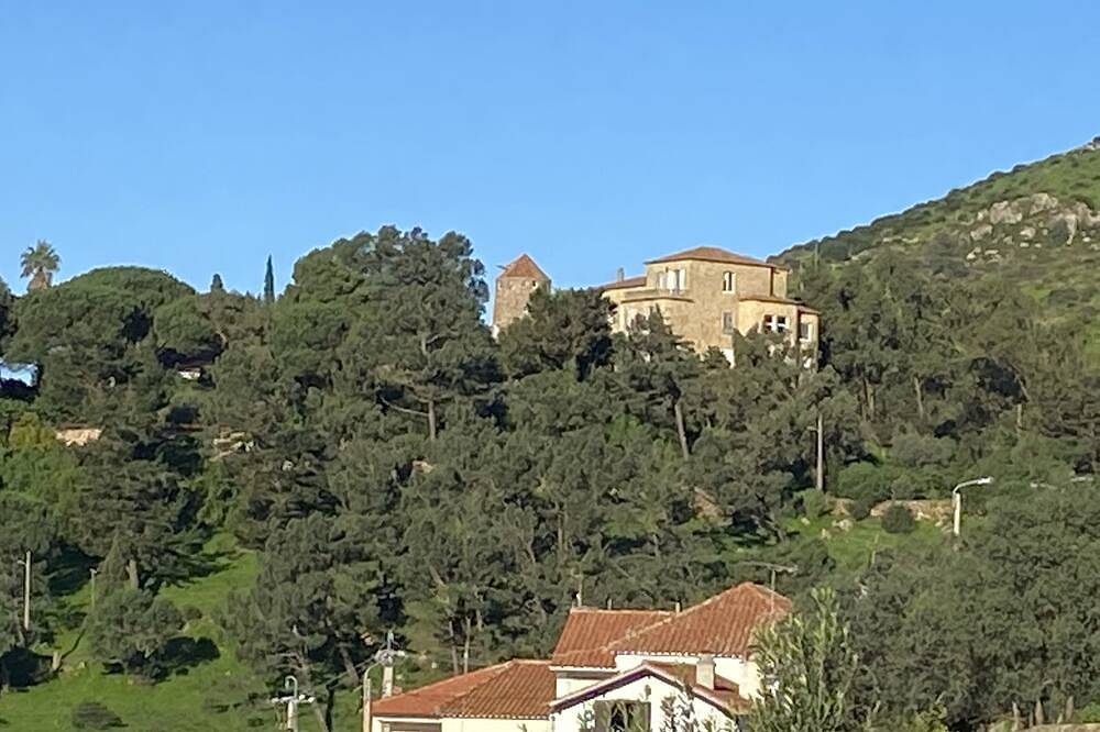 Location, unique charm, beach, pool, forest, comfort, 360º views in Alcabideche, Costa de Lisboa