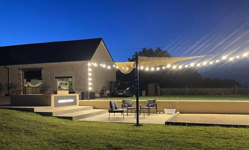 Location de vacances pour 2 personnes, avec piscine et sauna ainsi que jardin et jacuzzi à Saint-Laurent-d'Andenay - 3