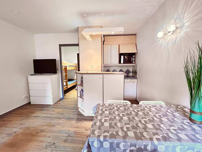 Gîte pour 4 personnes, avec terrasse, animaux acceptés dans Plage Beau Rivage Saint Raphael - 2