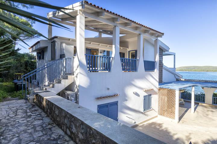 Ferienwohnung für 4 Personen, mit Terrasse und Ausblick sowie Garten