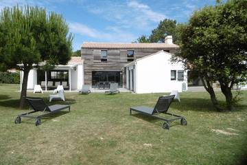 Gîte pour 8 personnes, avec jardin dans Plage des Souzeaux
