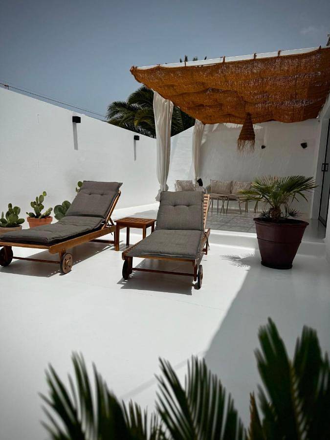 Gîte pour 2 personnes, avec Terrasse et Jardin ainsi que Piscine et Vue dans Guatiza - 4