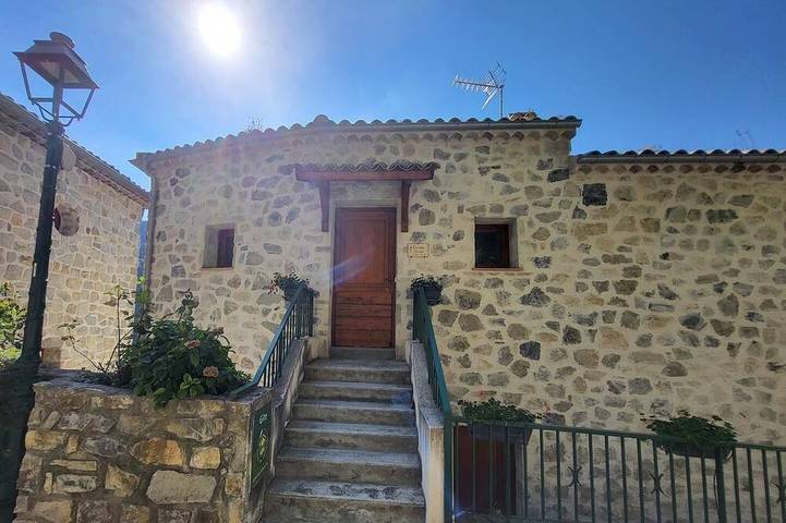 Location de vacances pour 6 personnes, avec balcon dans Bairols