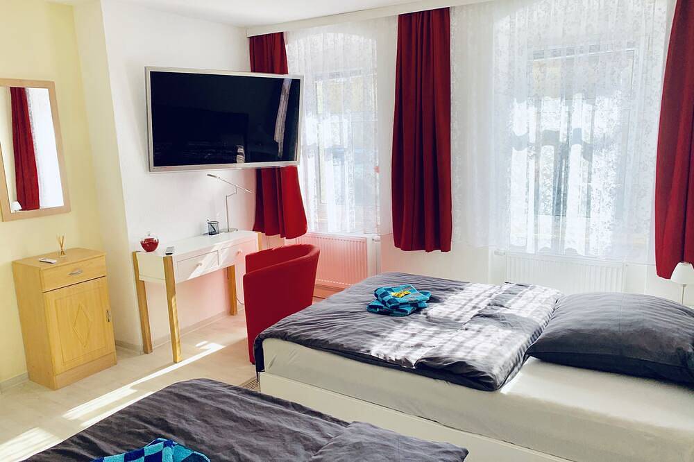 Ganze Wohnung, Moderne Ferienwohnung mit 2 Schlafzimmern, Küche und Bad in Grimma, Leipzig und Umgebung