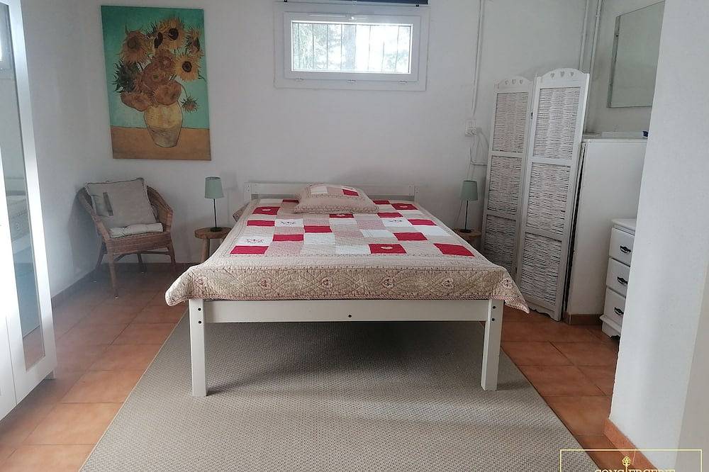 The charmassonne villa in Montfrin, Nimes region