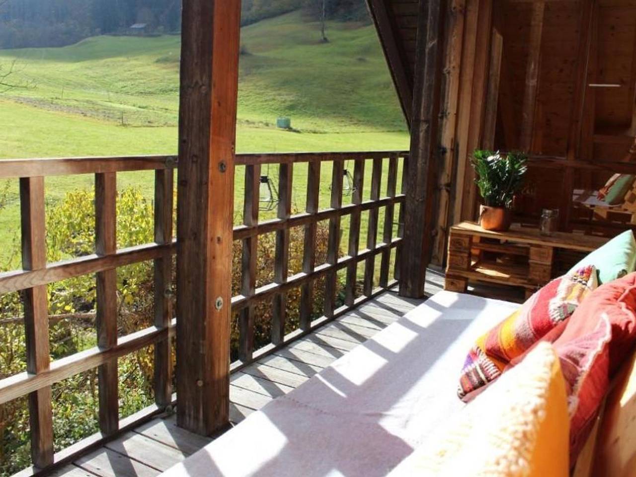 Ganze Ferienwohnung, Haus am Wasserfall - Appartement/Fewo, Dusche und Bad, Wc, Balkon in Mellau, Bregenzerwald