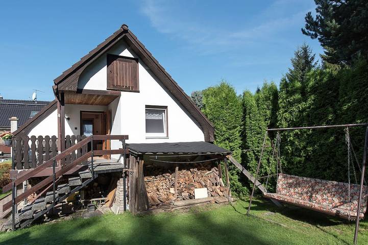 Ferienhaus für 4 Personen, mit Pool und Garten sowie Terrasse, mit Haustier in Auerbach