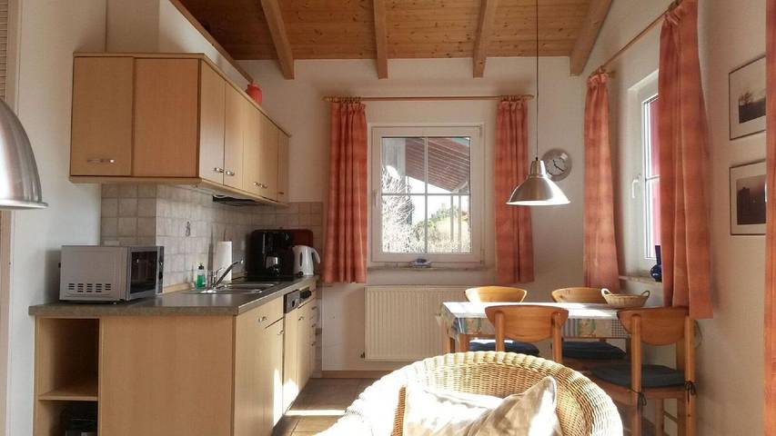 Ferienhaus für 4 Personen, mit Terrasse und Garten sowie Seeblick in Jabel - 3