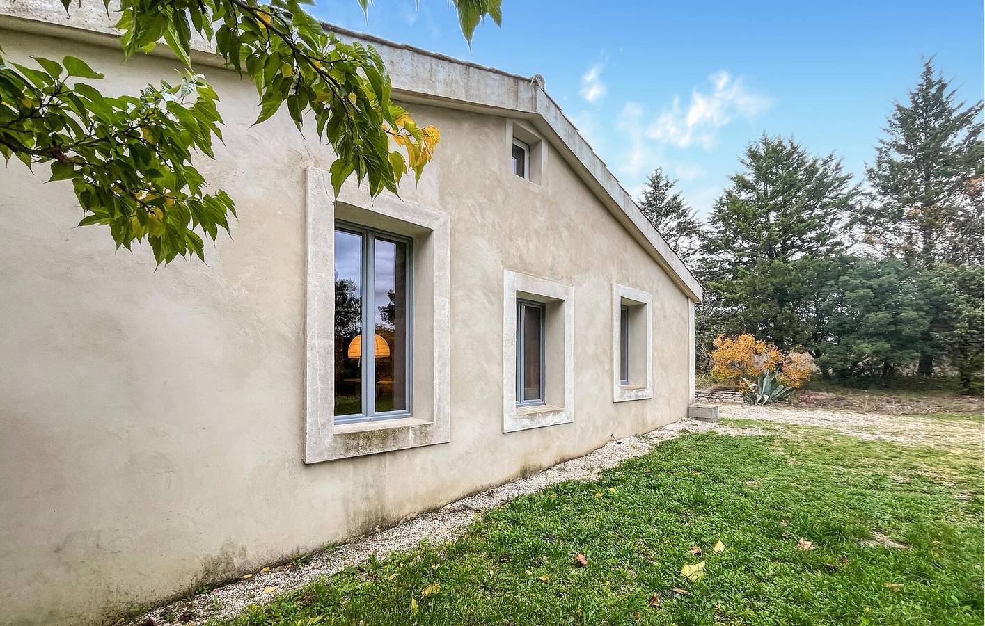 Appartement confortable avec WiFi, TV, piscine et parking in Lussan, Région de Nîmes