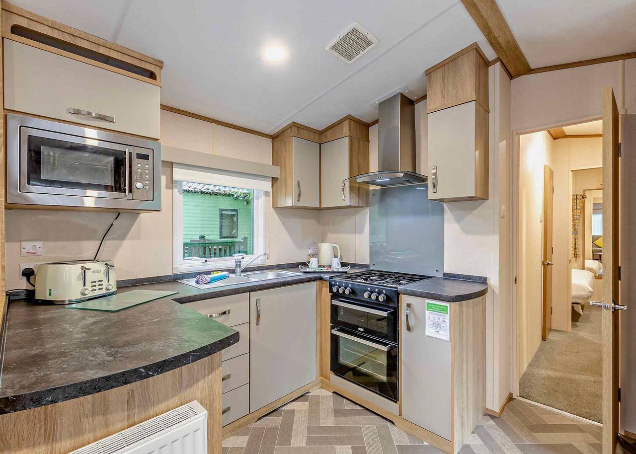 Silver Premium 2 Bedroom Caravan, Sleeps 6 in Bowness-on-Windermere, Lake District