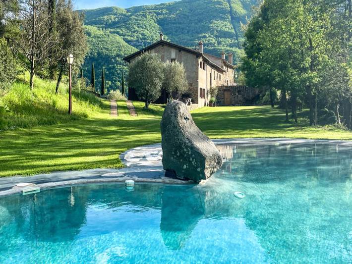 Casa rural para 4 personas, con terraza además de jardín y piscina en Garrotxa - 3