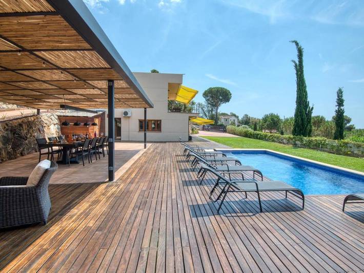 Location de vacances pour 10 personnes, avec terrasse et piscine à Vall-llobrega - 2