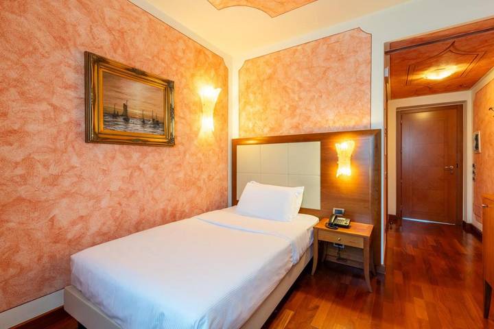 Hôtel pour 2 personnes, avec vue et jardin à Stezzano - 2
