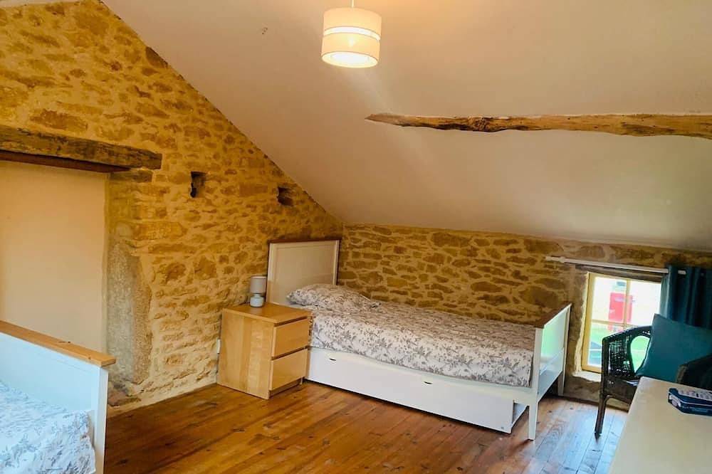 Domaine périgourdin avec piscine. Jusqu’à 23 couchages. in Paunat, Périgord Pourpre