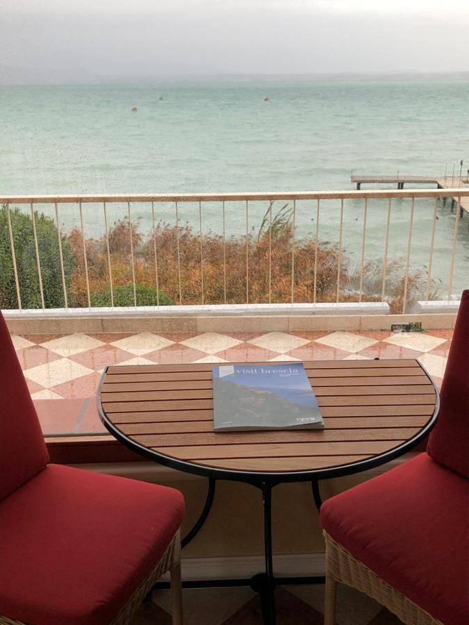 Lake Front Luxury Apartment in Colombare, Sirmione