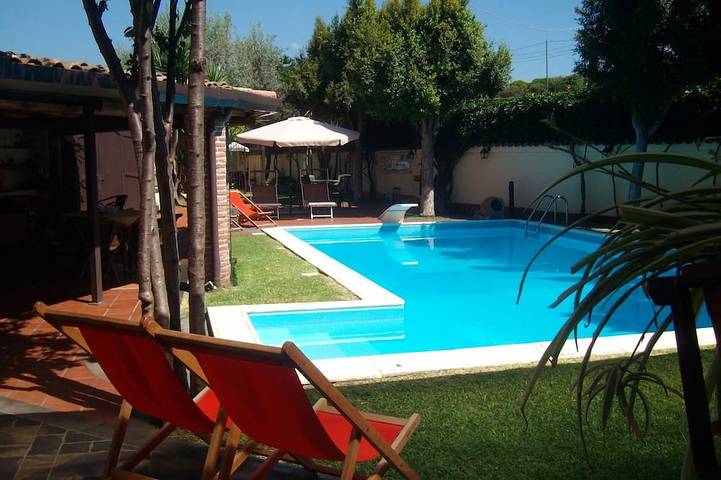 Holiday home for 4 people, with garden and hot tub, with pets - 1