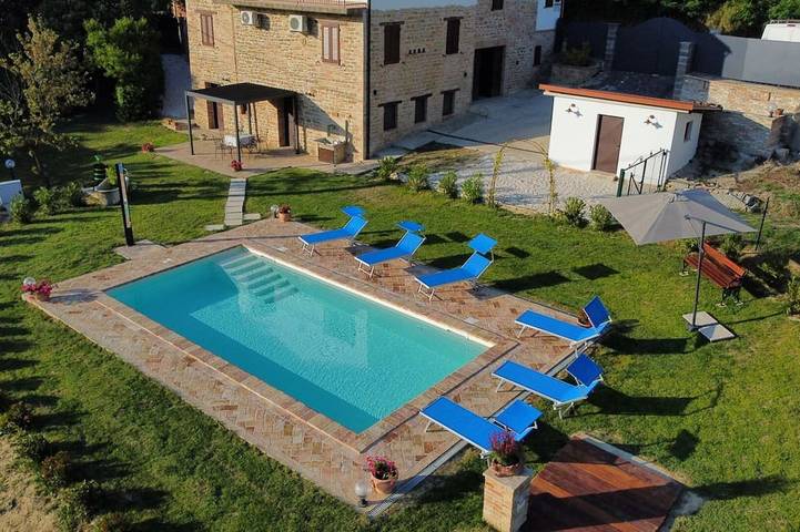 Ferienhaus für 10 Personen, mit Garten in Penna San Giovanni