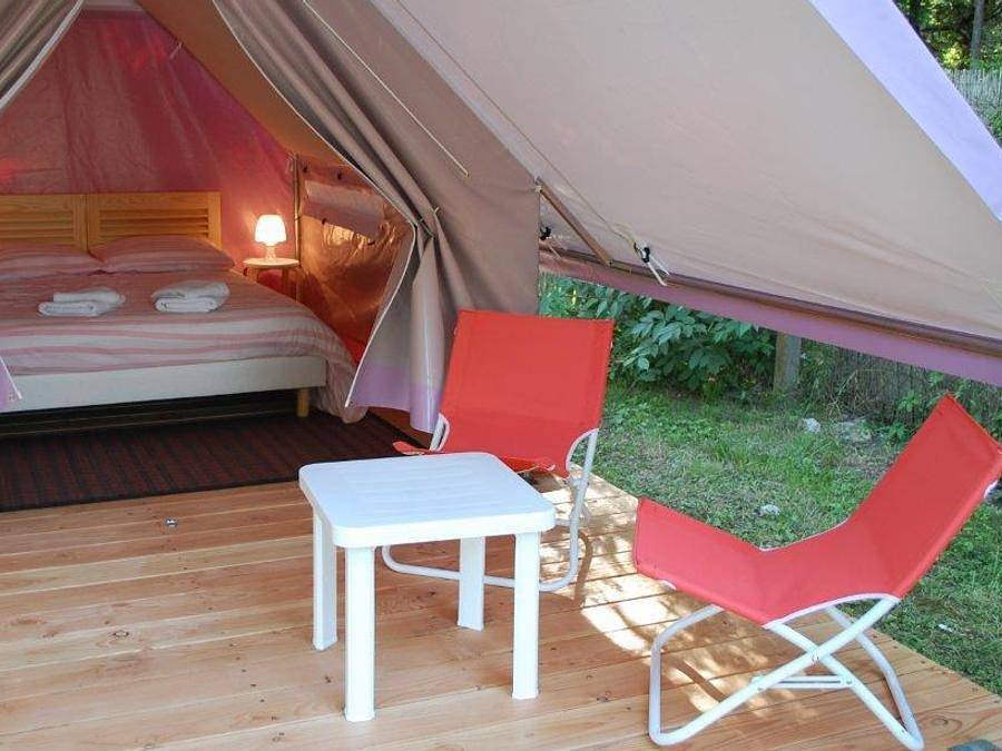 Flower Camping Le Soleil des Bastides - Tente en toile et en bois 2 personnes - Canada Treck in Cahuzac-sur-Vère, Région d'Albi