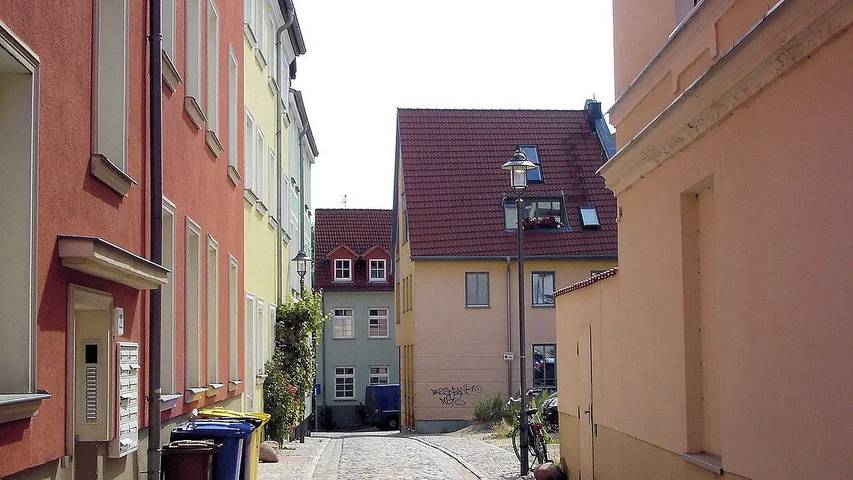 Ferienwohnung für 7 Personen, mit Garten und Terrasse sowie Sauna, mit Haustier in Stadtmitte Rostock - 2