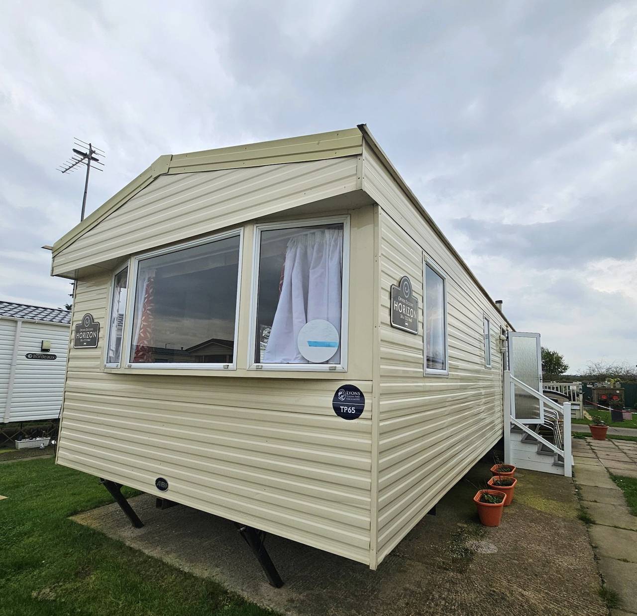 3 Bed Caravan Sleeps 6 with Parking in Rhyl, Denbighshire
