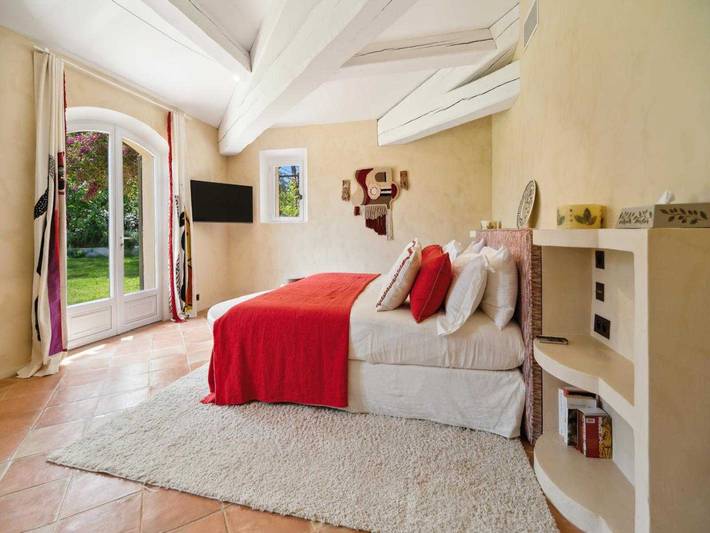 Location de vacances pour 12 personnes, avec piscine, adapté aux familles dans Pampelonne - 3