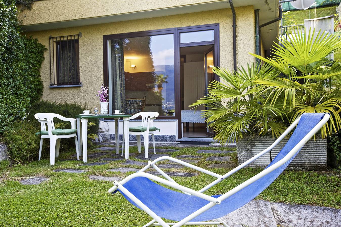 Geheel appartement, Vakantieappartement voor 2 personen met uitzicht op het meer in Nuvolina, Porto Valtravaglia