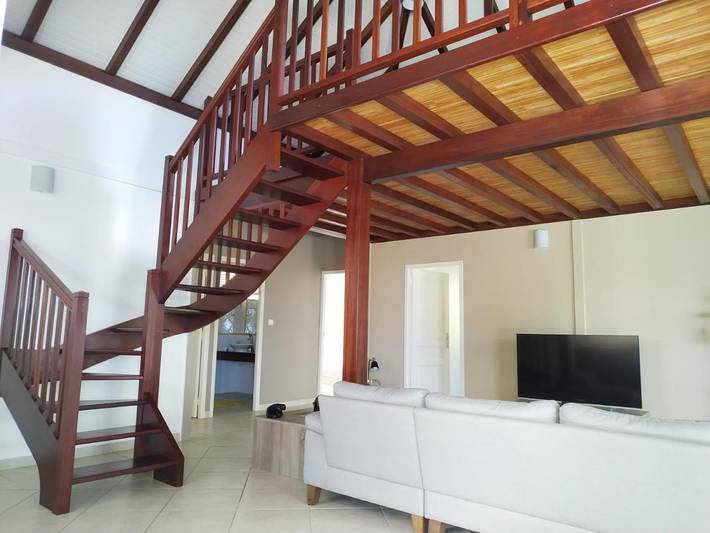 Location de vacances pour 6 personnes, avec vue ainsi que jardin et piscine à Le Robert - 3