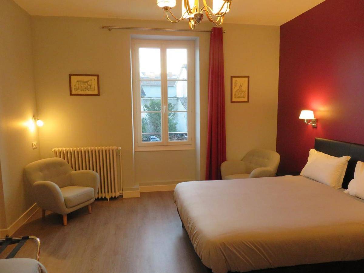Hôtel pour 2 personnes avec terrasse in Mehun-sur-Yèvre, Région de Vierzon