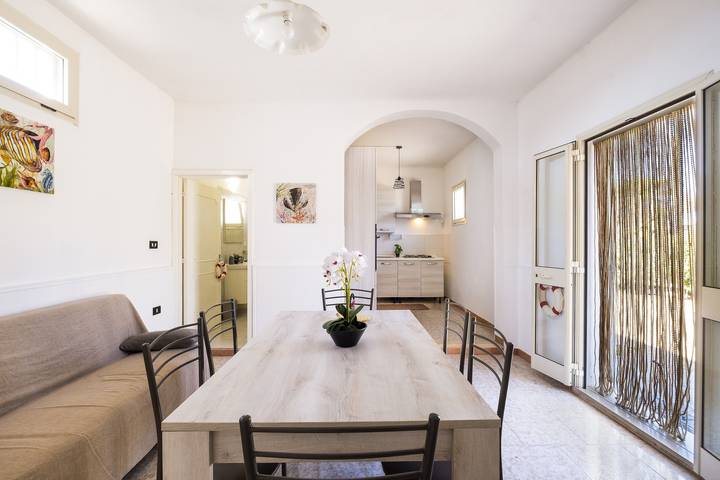 Casa Vacanze 'Aurea Retreat Lux' con Giardino Privato, Wi-Fi e Aria Condizionata in Porto Cesareo, Golfo di Taranto