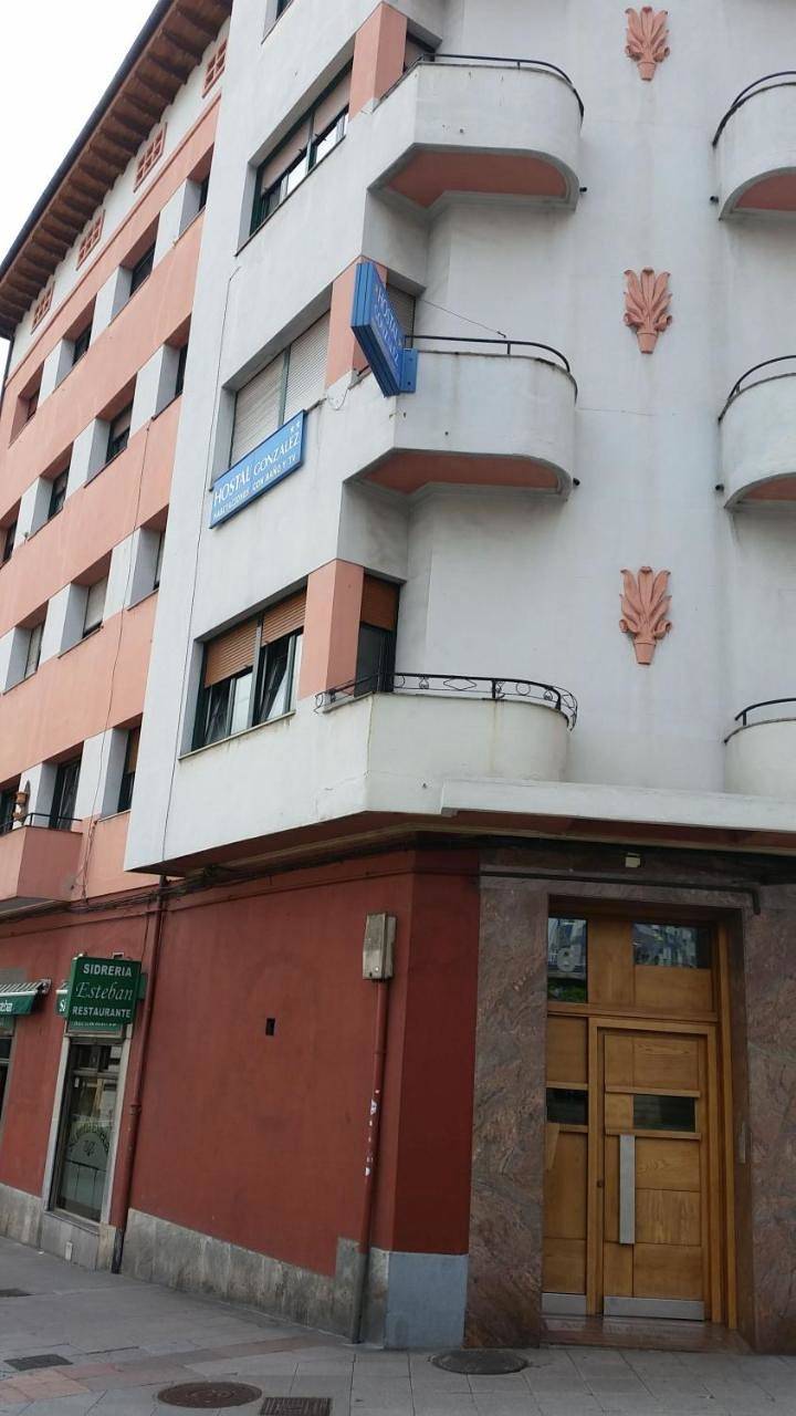 Hostal González in Oviedo, Cordillera Cantábrica