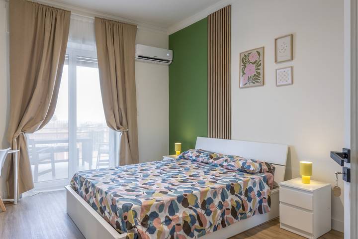 Apartment 'Room 002' with Sea View, Wi-Fi, and Air Conditioning in Catania, Catania Province
