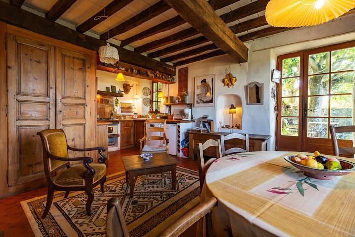 Ganze Wohnung, Appartement 'Du Bas' mit Bergblick, privatem Garten und Wlan in La Bégude-de-Mazenc, Nyons und Umgebung