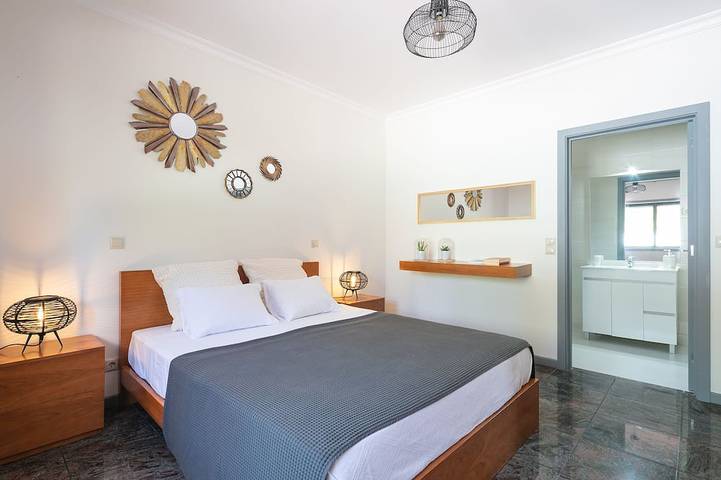 Atemberaubende 3-Bett-2-Bad-Villa über dem Fluss Douro / Porto Stadt - WIFI-Schlaf 6-10 in Raiva, Pedorido e Paraíso, Aveiro Distrikt
