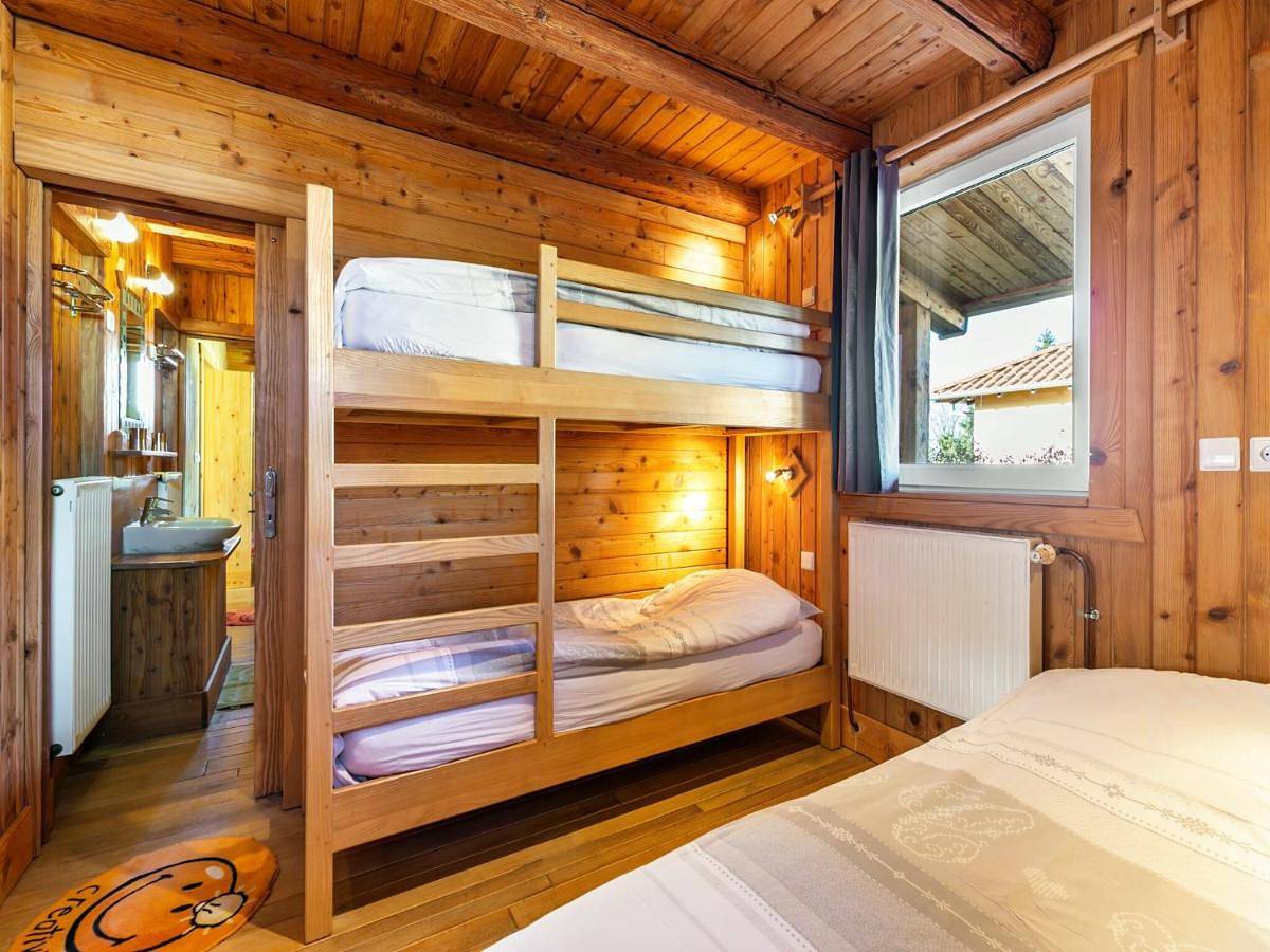 Chalet in Harreberg with Garden Views in Harreberg, Sarrebourg