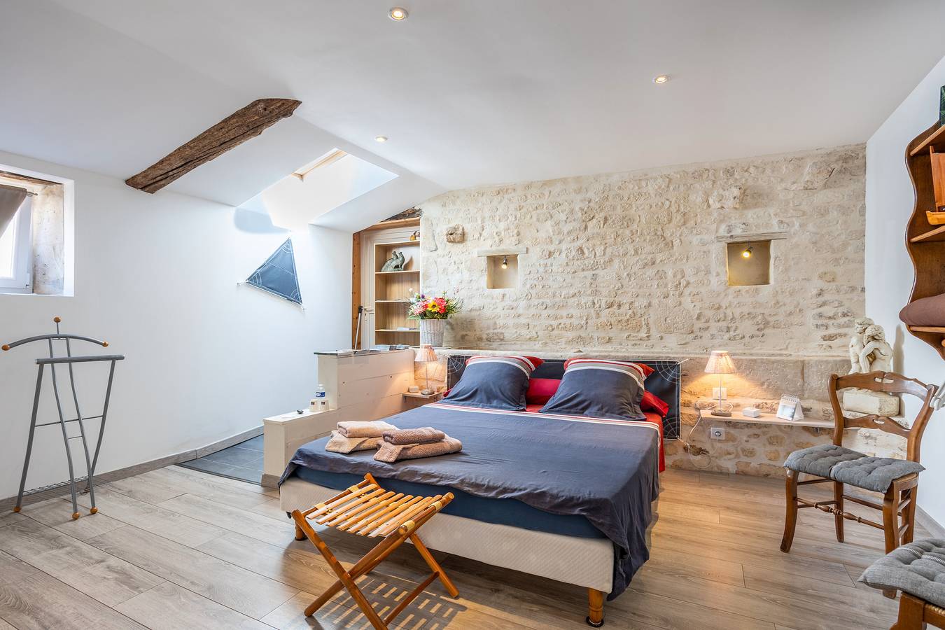 Chambre d’hôtes « Chez Jacques - Océanide » avec terrasse privée, Wi-Fi et climatisation in Saint-Martin-de-Fraigneau, Fontenay-le-Comte
