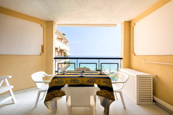 Ferienwohnung für 4 Personen, mit Balkon und Garten sowie Kinderpool in Cannes