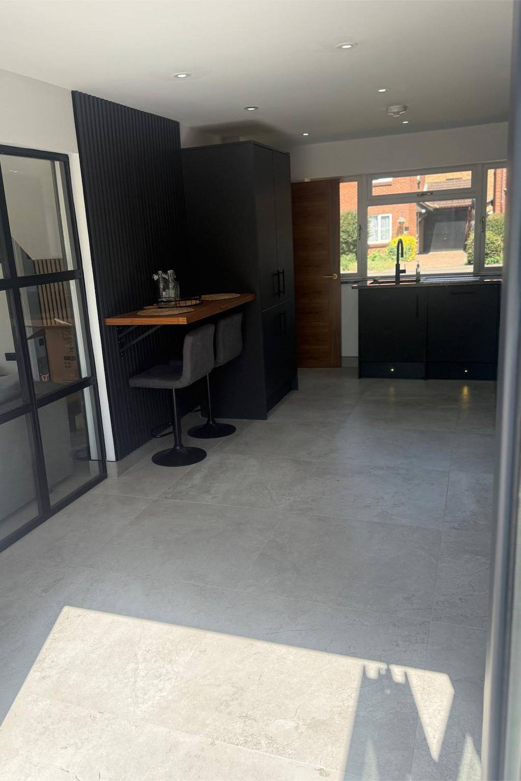 Aylesbury - Sleeps 6 - Parking - Central Location in Aylesbury, Chiltern Hills