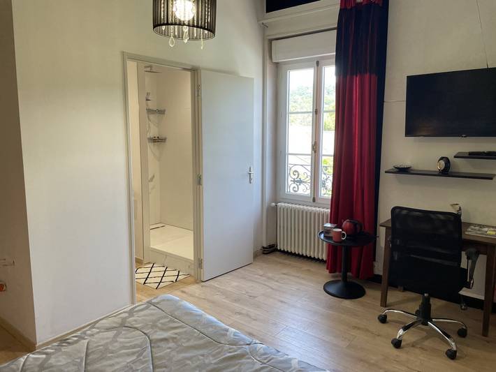 Chambre d’hôte pour 2 personnes, avec jardin ainsi que piscine et jacuzzi, animaux acceptés dans l' Ain - 4