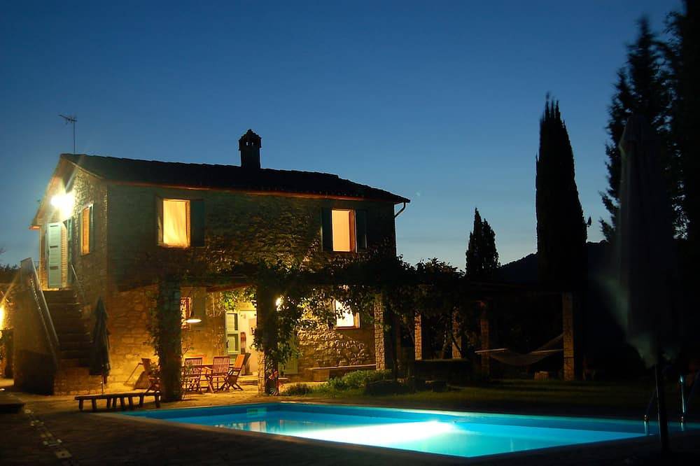 Todi Nearby Bauernhaus aus Stein mit Pool, Garten, Busch und Wi-Fi in Monte Castello di Vibio, Perugia Provinz
