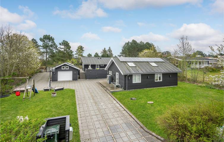 Ferienhaus für 9 Personen, mit Terrasse und Sauna