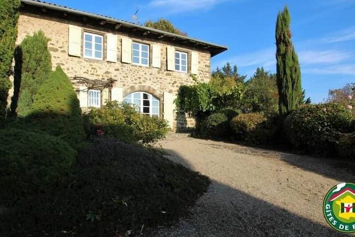 Gîte pour 6 personnes, avec jardin